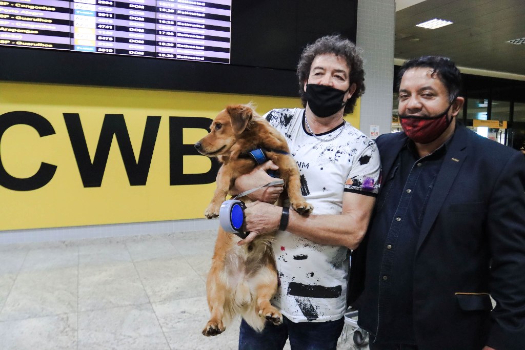 Foto de Francisco Jurescu e Albanir Roberto, repatriados da Ucrânia